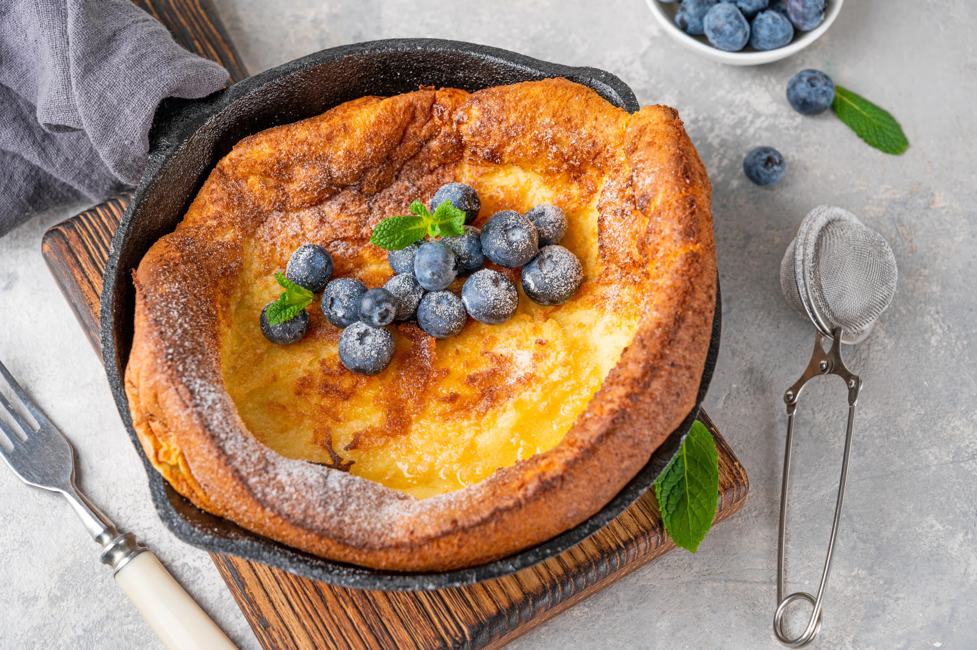 Dutch Baby: Rețeta Perfectă pentru un Mic Dejun Decadent, Direct din Cuptor